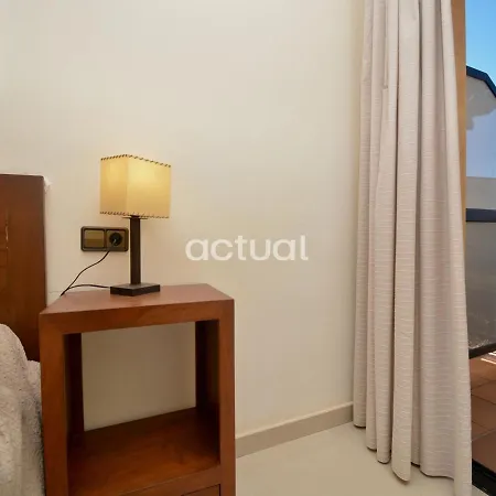 Xaloc Esc.b Bajos A Apartamento