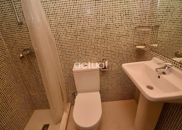 Xaloc Esc.b Bajos A דירה